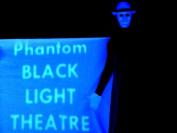 Black light theatre HILT napis